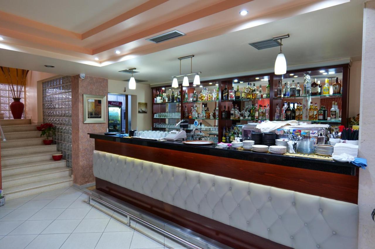 Lindi Hotell 3*