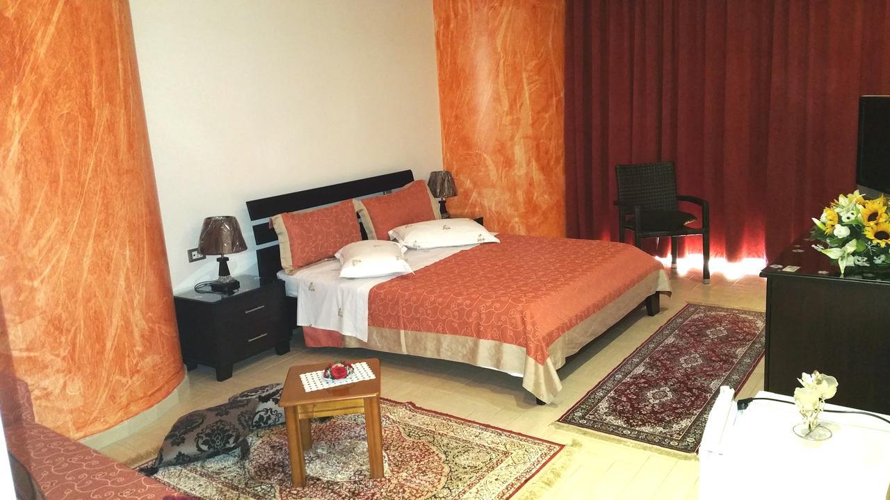 Lindi 3* Sarandë